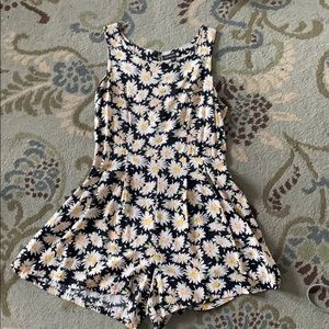Daisy print romper